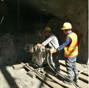 章丘水下抗分散灌浆料特点 水下不分散注浆料介绍